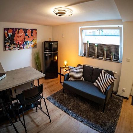 Gemuetliche 2-Zimmer Souterrain Wohnung Düsseldorf Kültér fotó