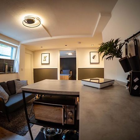 Gemuetliche 2-Zimmer Souterrain Wohnung Düsseldorf Kültér fotó