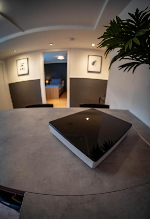 Gemuetliche 2-Zimmer Souterrain Wohnung Düsseldorf Kültér fotó